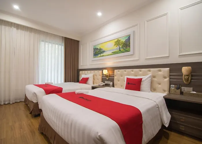 Reddoorz Plus Near Hoang Quoc Viet Street