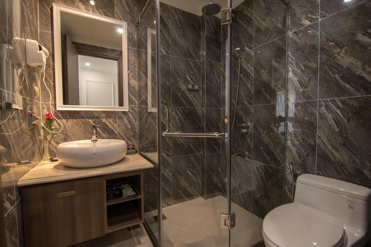 Reddoorz Near Hoang Quoc Viet Street Hotel