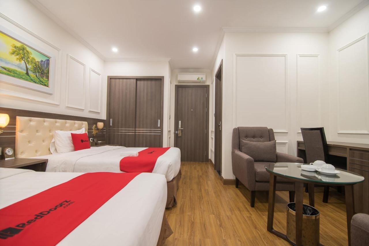 Reddoorz Near Hoang Quoc Viet Street Hotel 3*
